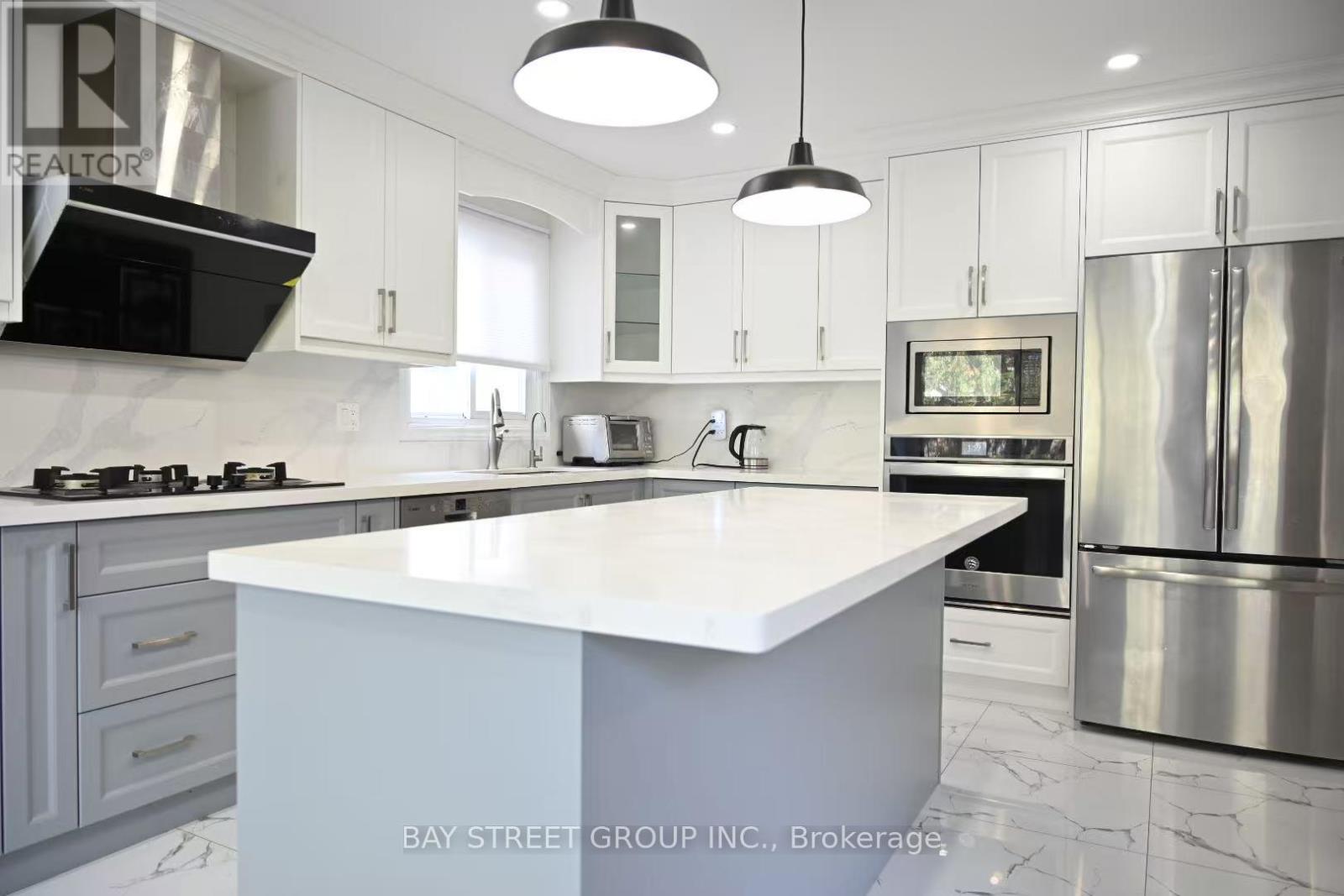 24 Beasley Drive, Richmond Hill, Ontario  L4C 7Z2 - Photo 8 - N12506172