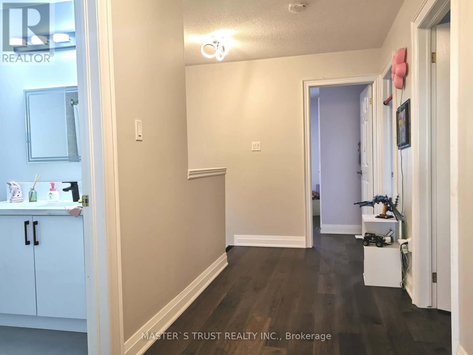 115 Herefordshire Crescent, East Gwillimbury, Ontario  L9N 0B5 - Photo 13 - N12506206