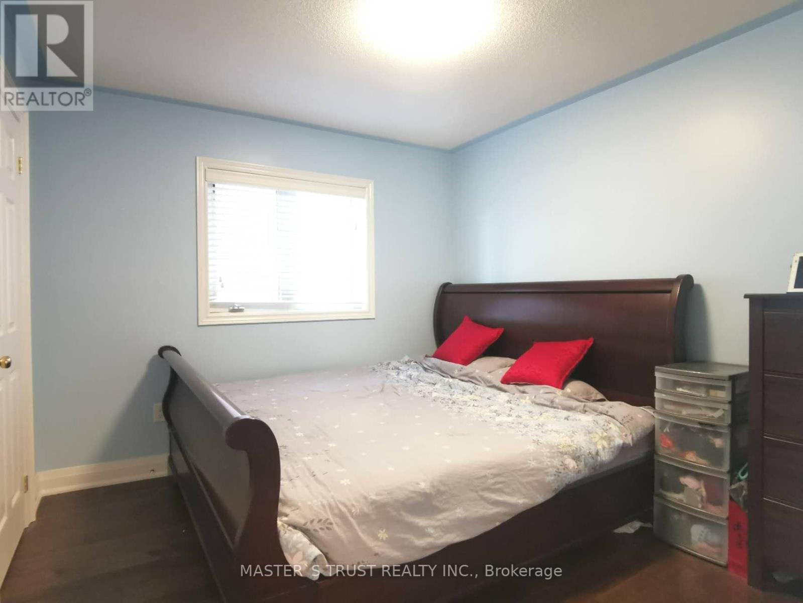 115 Herefordshire Crescent, East Gwillimbury, Ontario  L9N 0B5 - Photo 17 - N12506206