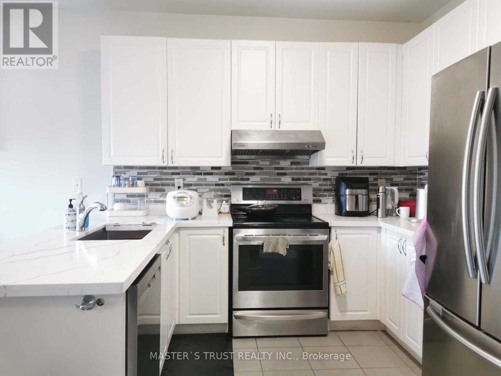 115 Herefordshire Crescent, East Gwillimbury, Ontario  L9N 0B5 - Photo 5 - N12506206