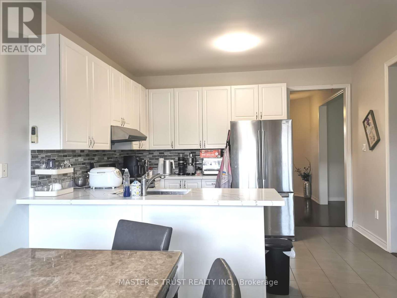 115 Herefordshire Crescent, East Gwillimbury, Ontario  L9N 0B5 - Photo 6 - N12506206