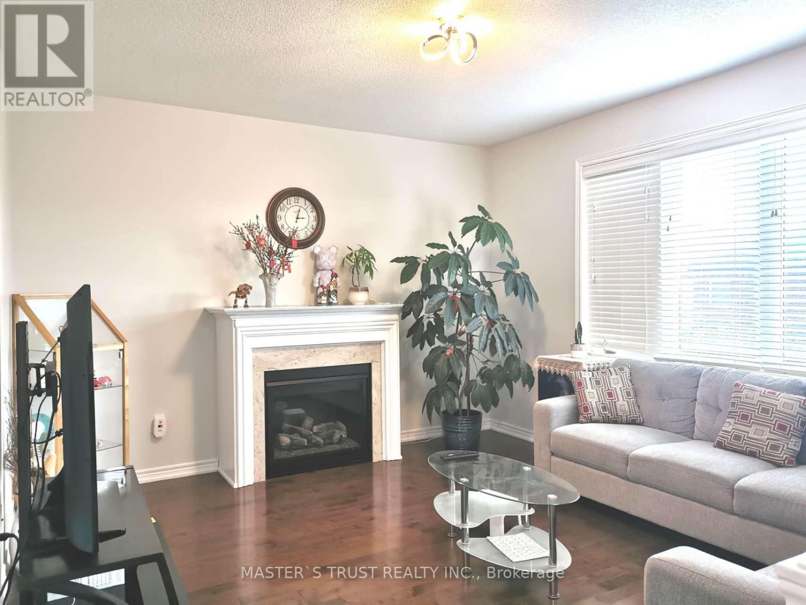 115 Herefordshire Crescent, East Gwillimbury, Ontario  L9N 0B5 - Photo 9 - N12506206