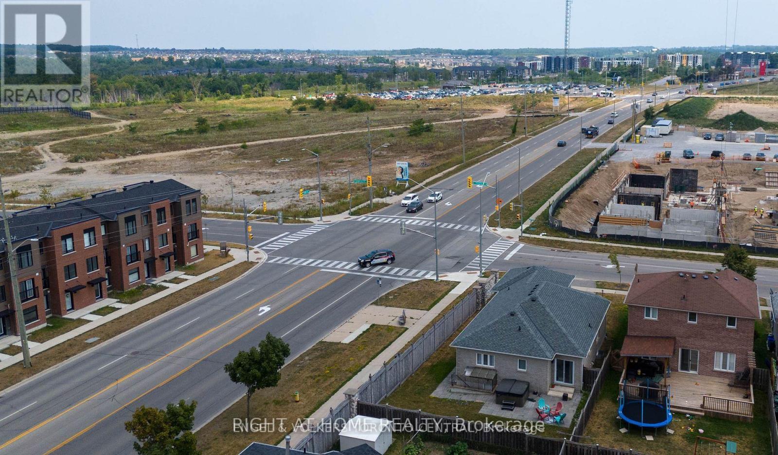316 Country Lane, Barrie (Painswick South), Ontario  L4N 5Z6 - Photo 6 - S12506156