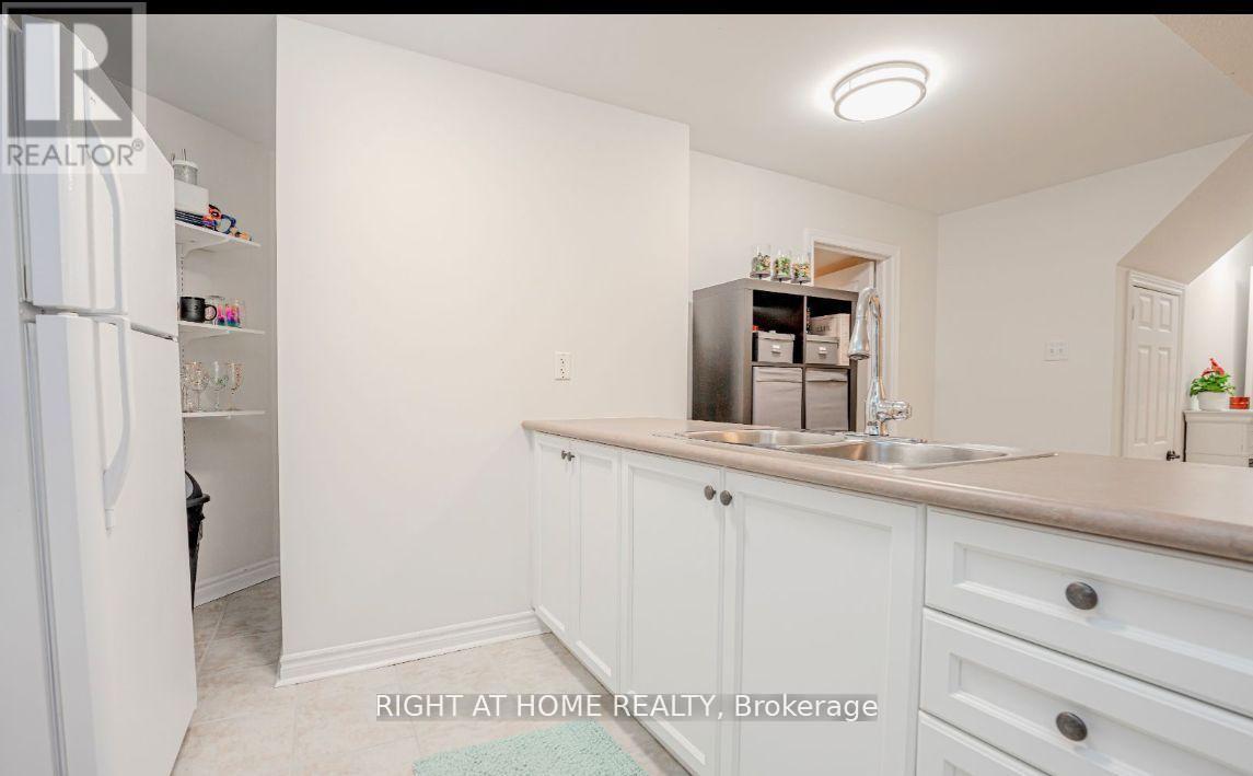 36 Knupp Road, Barrie (Edgehill Drive), Ontario L4N 0P6 - Photo 2 - S12506162