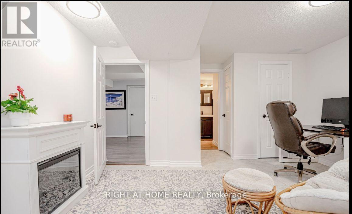 36 Knupp Road, Barrie (Edgehill Drive), Ontario L4N 0P6 - Photo 4 - S12506162