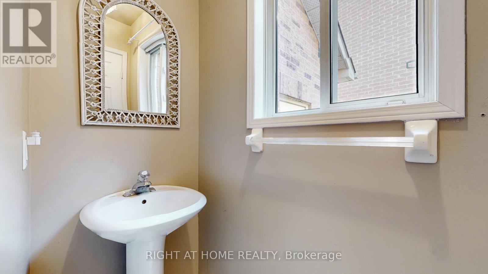 99 Widgeon Street, Barrie (Painswick South), Ontario  L4N 8W3 - Photo 11 - S12506222