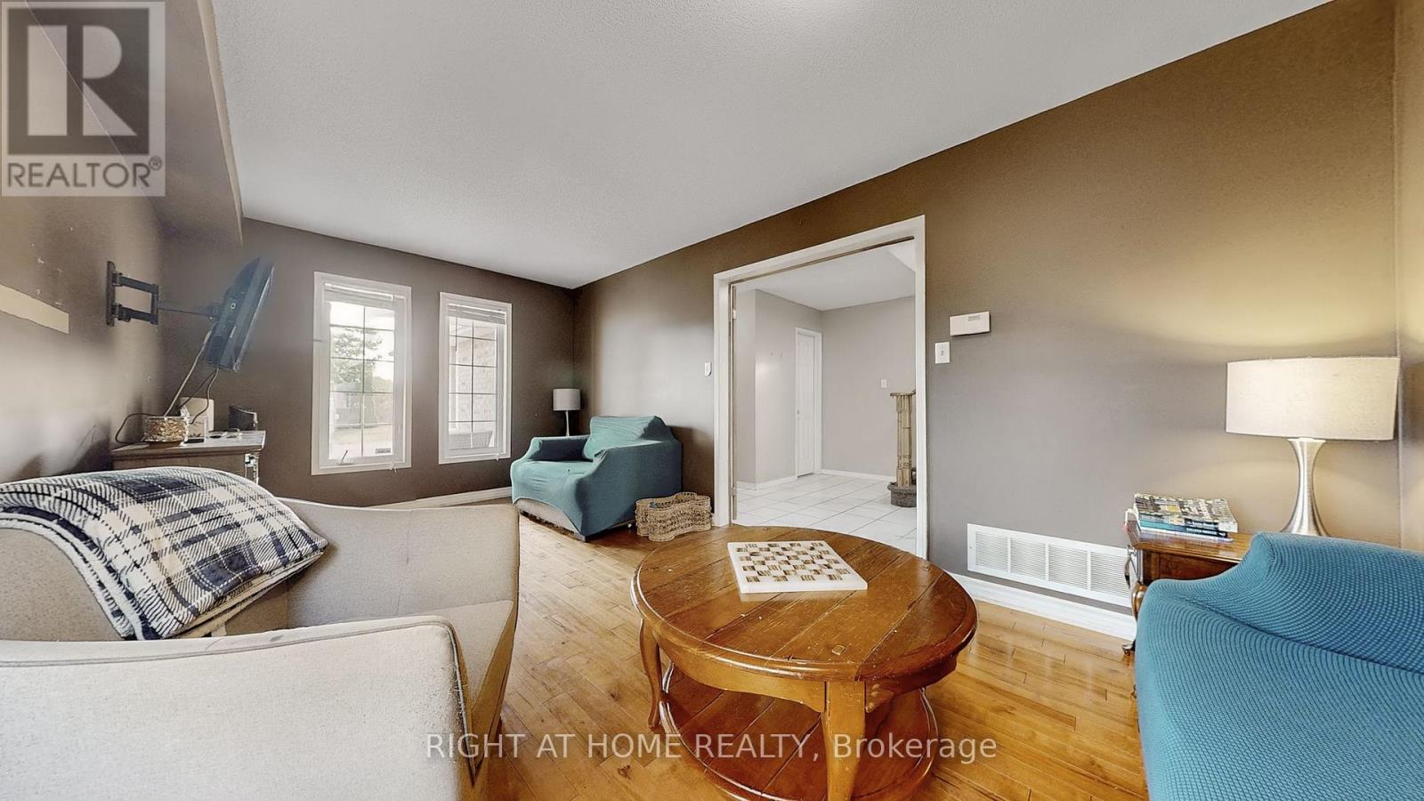 99 Widgeon Street, Barrie (Painswick South), Ontario  L4N 8W3 - Photo 3 - S12506222