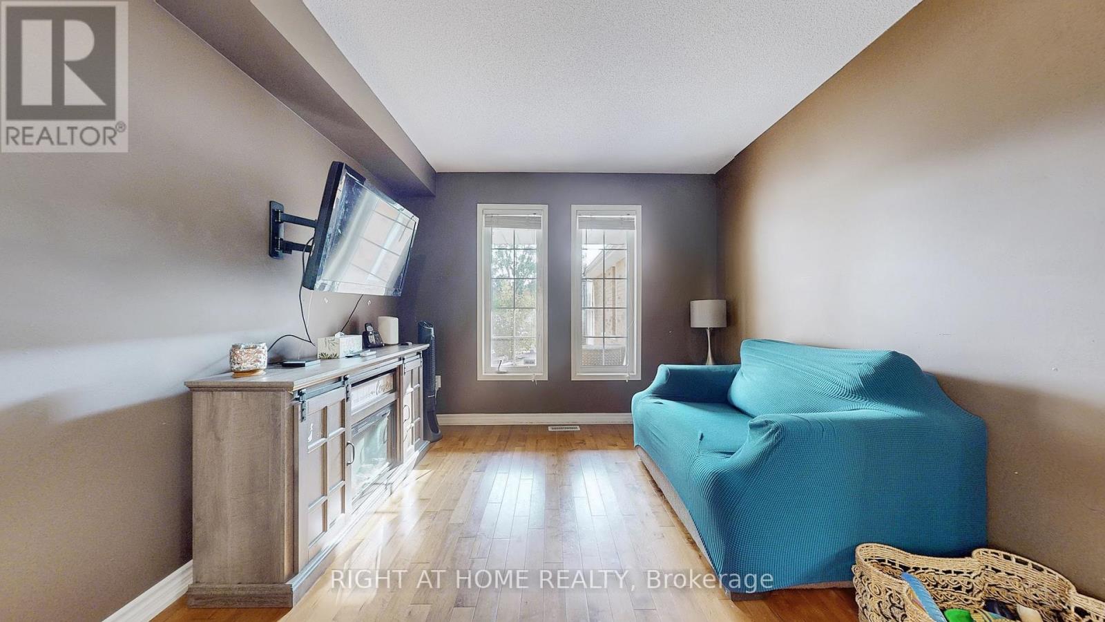 99 Widgeon Street, Barrie (Painswick South), Ontario  L4N 8W3 - Photo 4 - S12506222