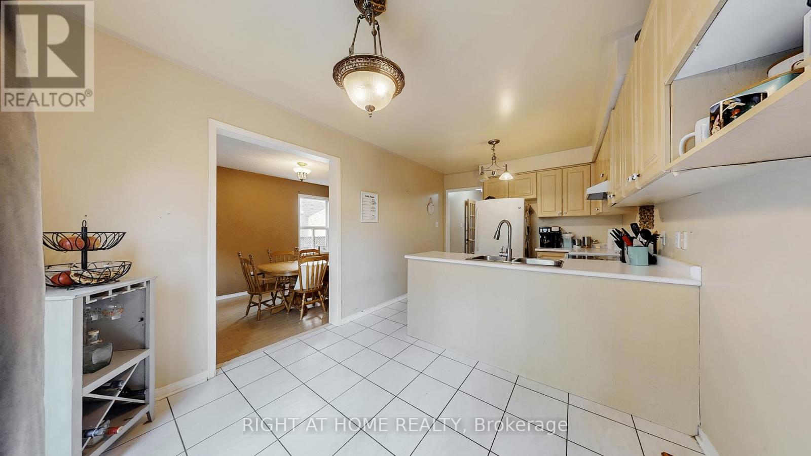 99 Widgeon Street, Barrie (Painswick South), Ontario  L4N 8W3 - Photo 9 - S12506222