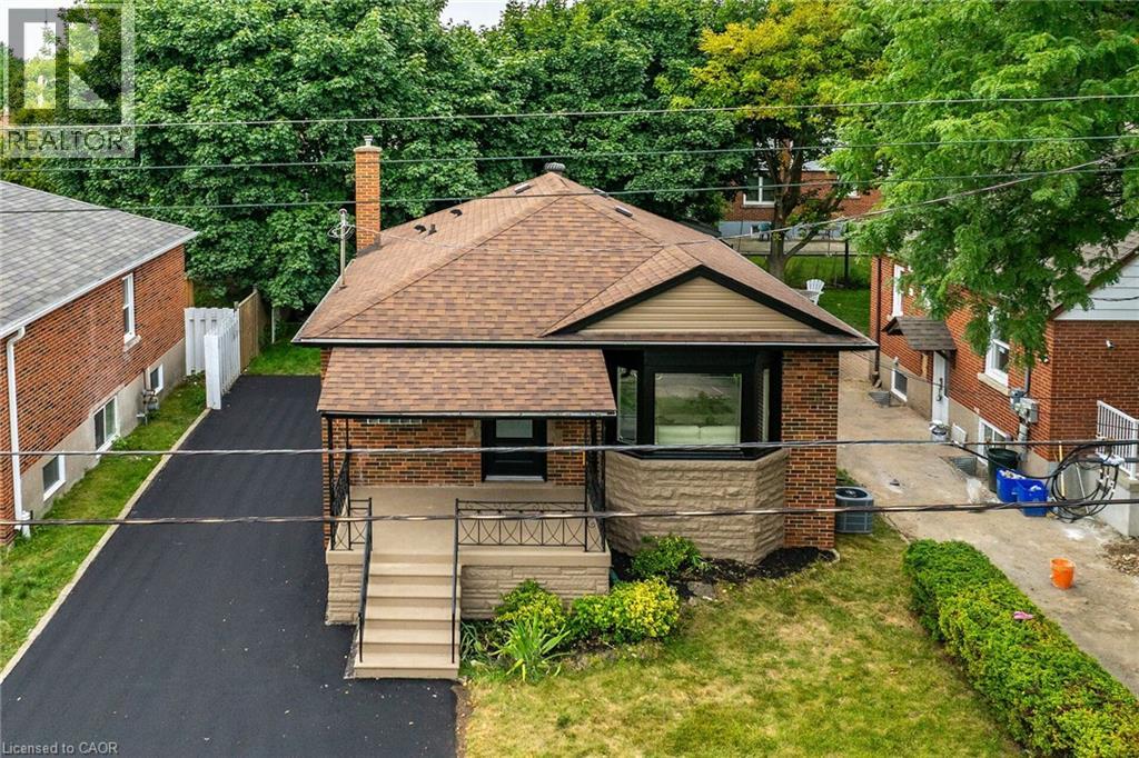 174 East 34th Street, Hamilton, Ontario  L8V 3W6 - Photo 2 - 40784960