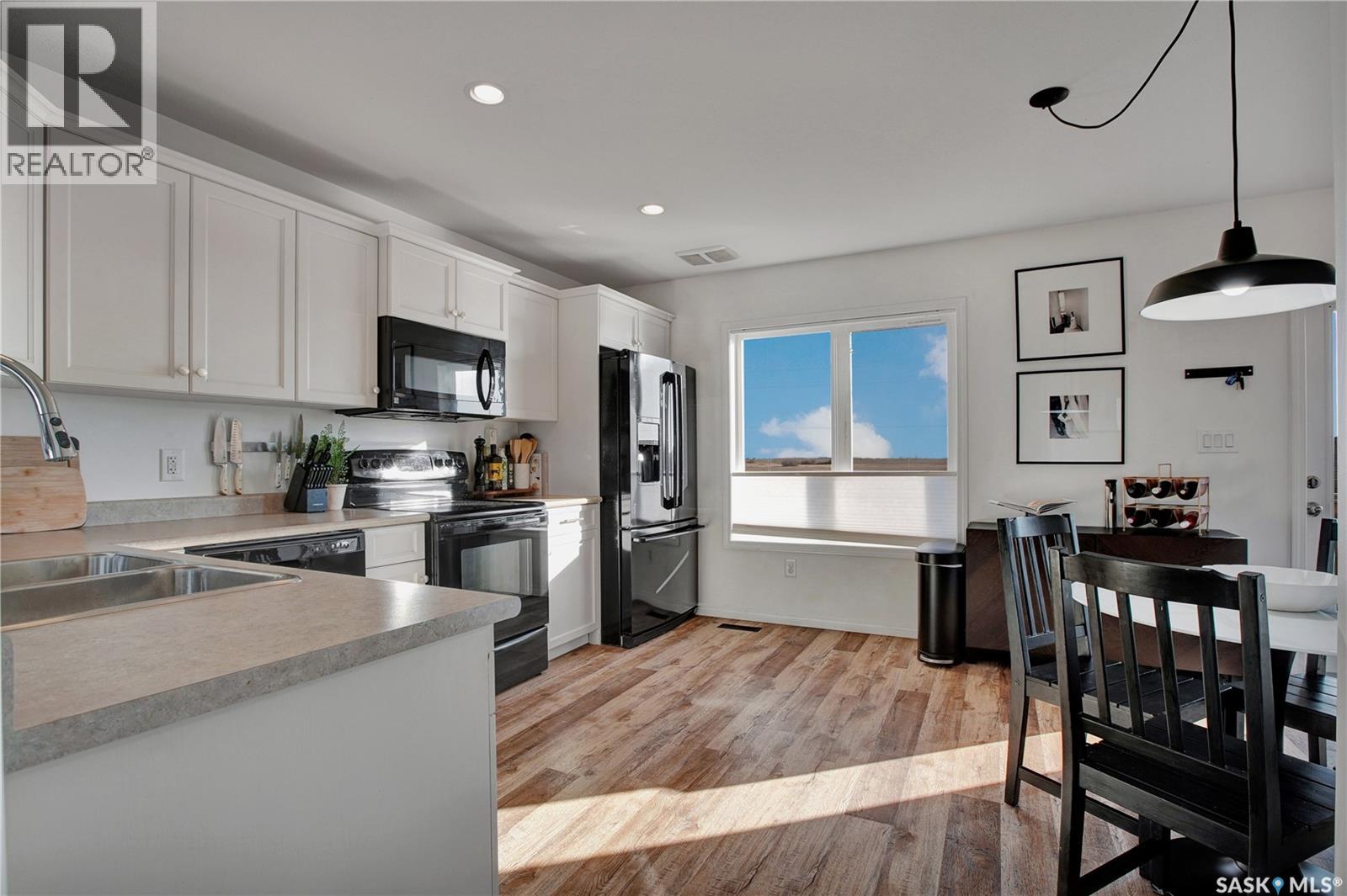 962 Glenview Cove, Martensville, Saskatchewan  S0K 0A2 - Photo 5 - SK022225