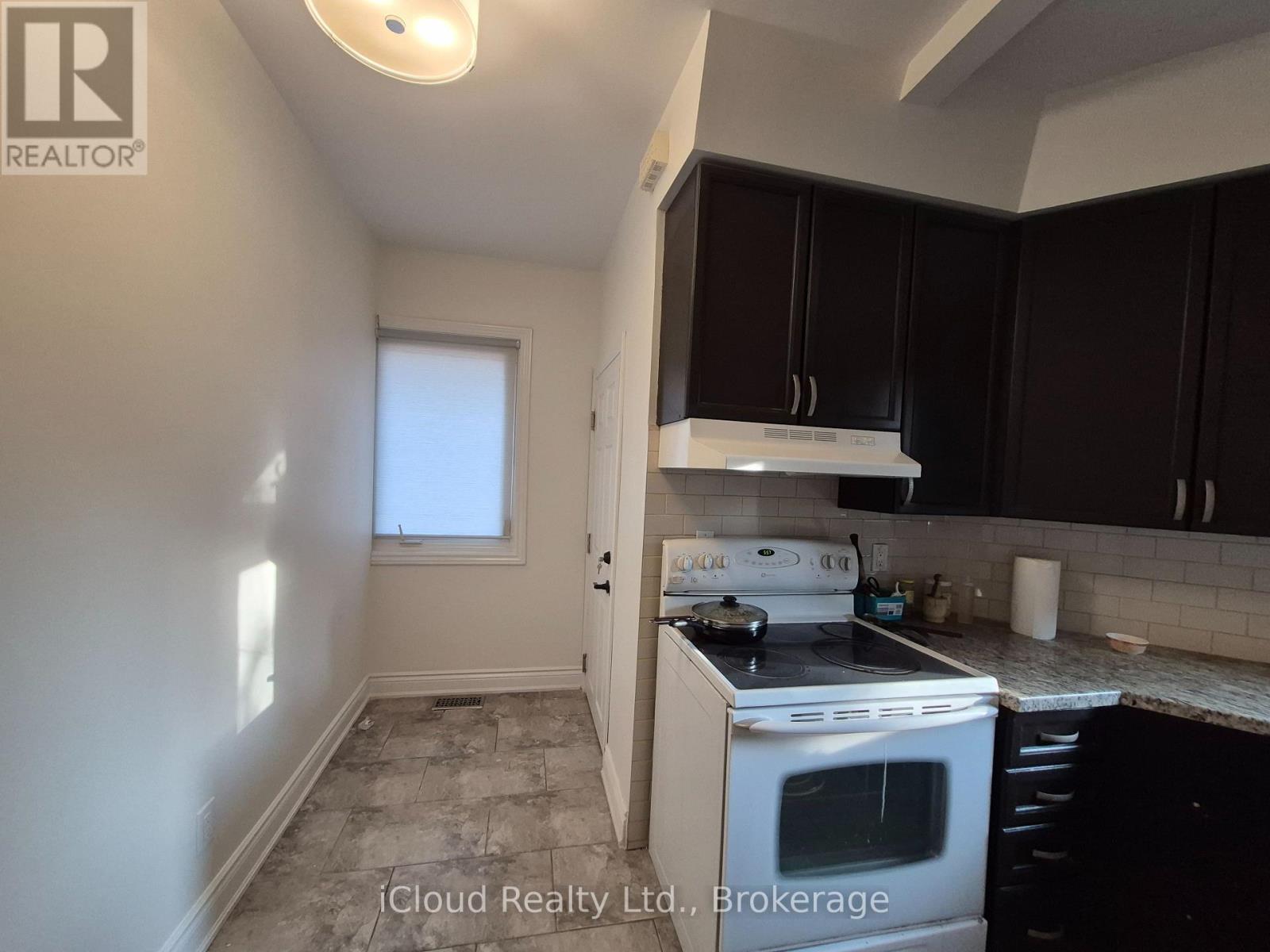54 Twenty Third Street, Toronto (Long Branch), Ontario  M8V 3N1 - Photo 6 - W12506132