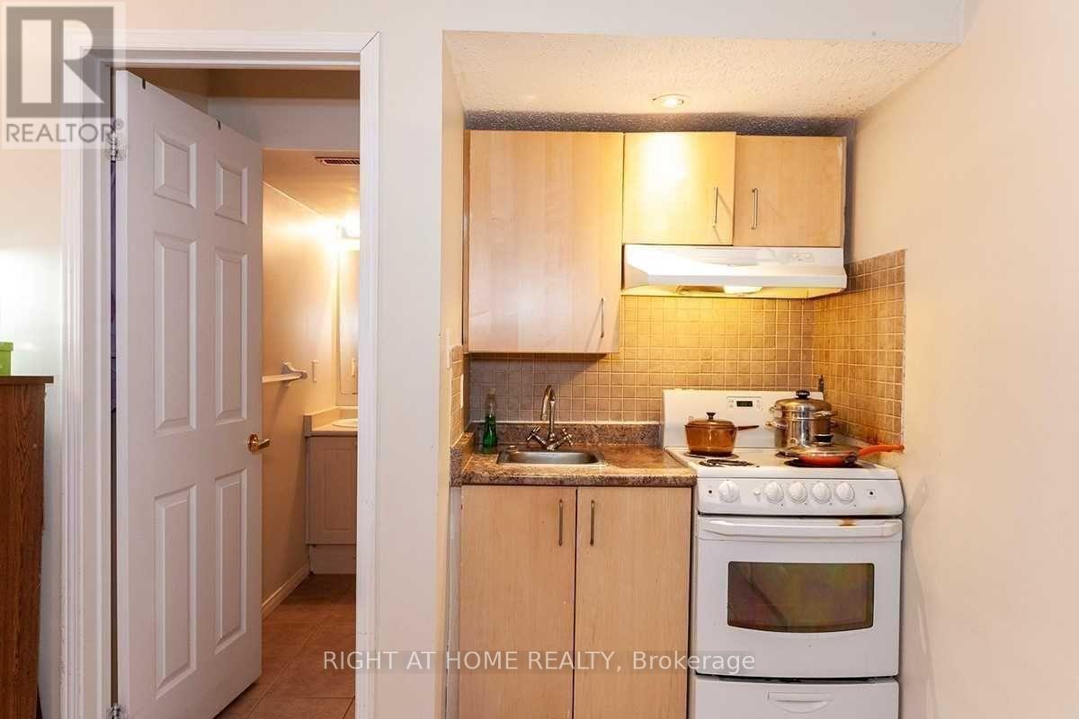 Bsmt - 11 Oliti Crt Court, Toronto, Ontario  M9L 3A3 - Photo 10 - W12506166