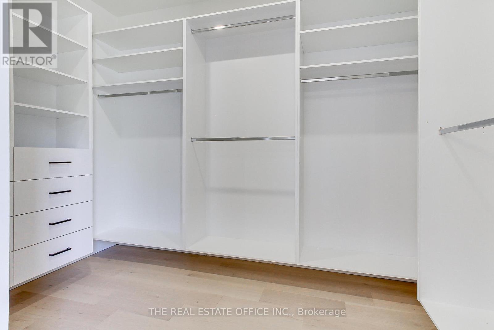 18 Beaverbrook Avenue, Toronto, Ontario  M9B 2M9 - Photo 24 - W12506168