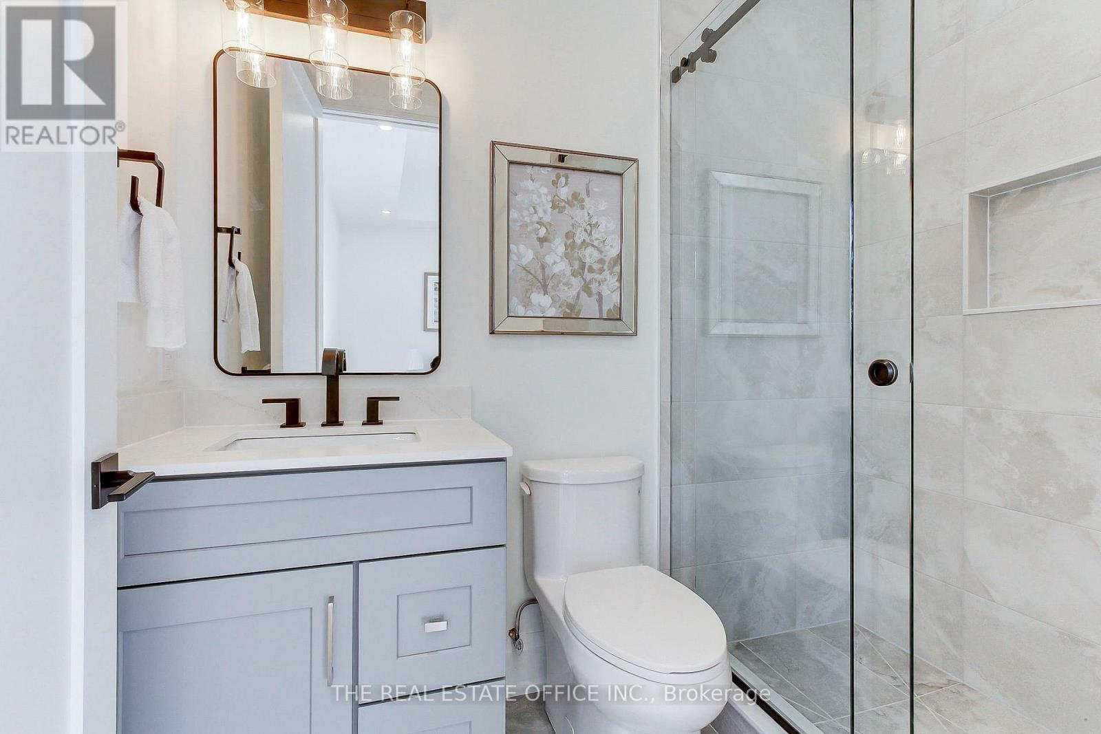 18 Beaverbrook Avenue, Toronto, Ontario  M9B 2M9 - Photo 26 - W12506168