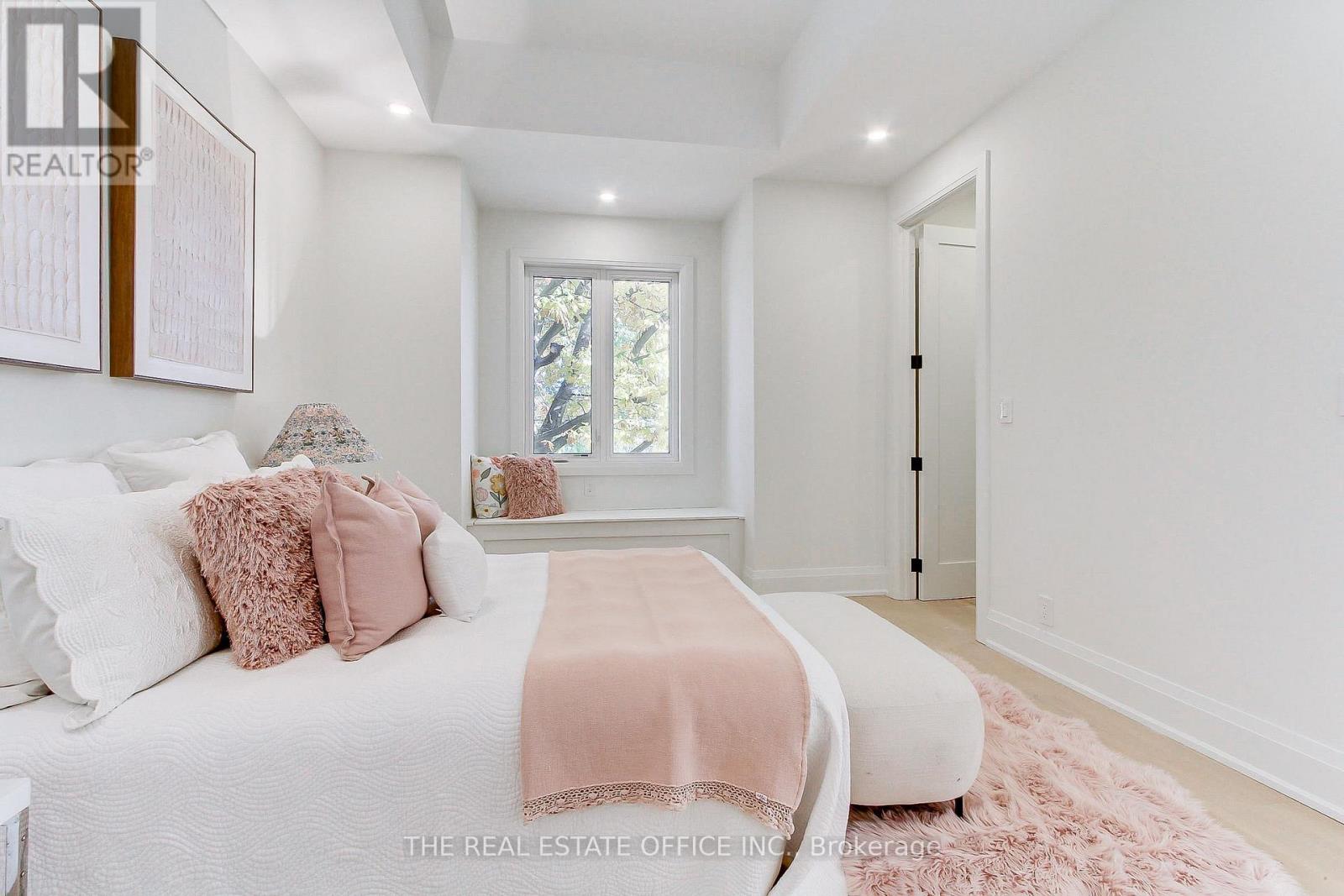 18 Beaverbrook Avenue, Toronto, Ontario  M9B 2M9 - Photo 29 - W12506168