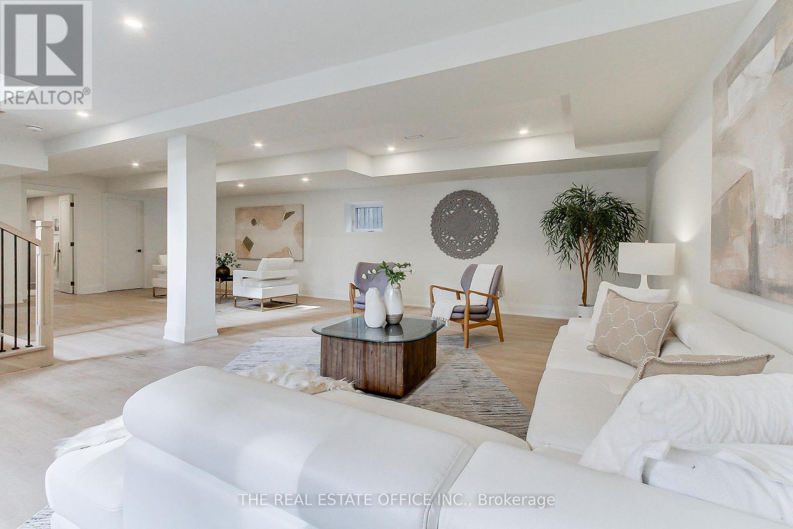 18 Beaverbrook Avenue, Toronto, Ontario  M9B 2M9 - Photo 36 - W12506168