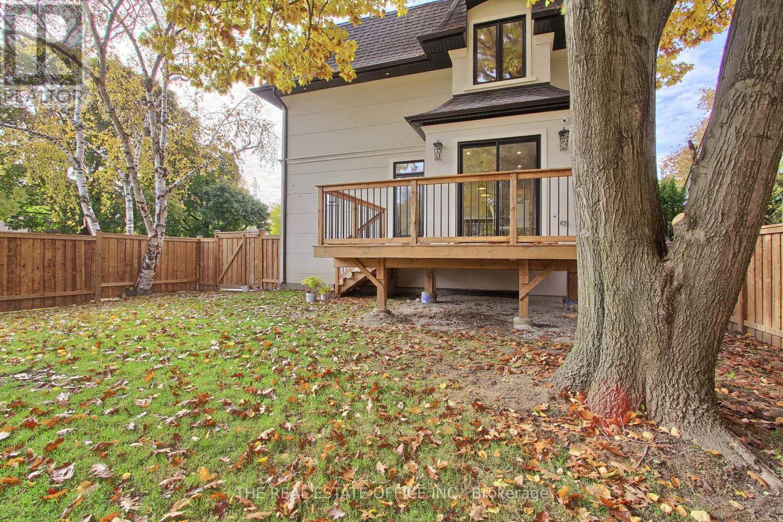 18 Beaverbrook Avenue, Toronto, Ontario  M9B 2M9 - Photo 41 - W12506168