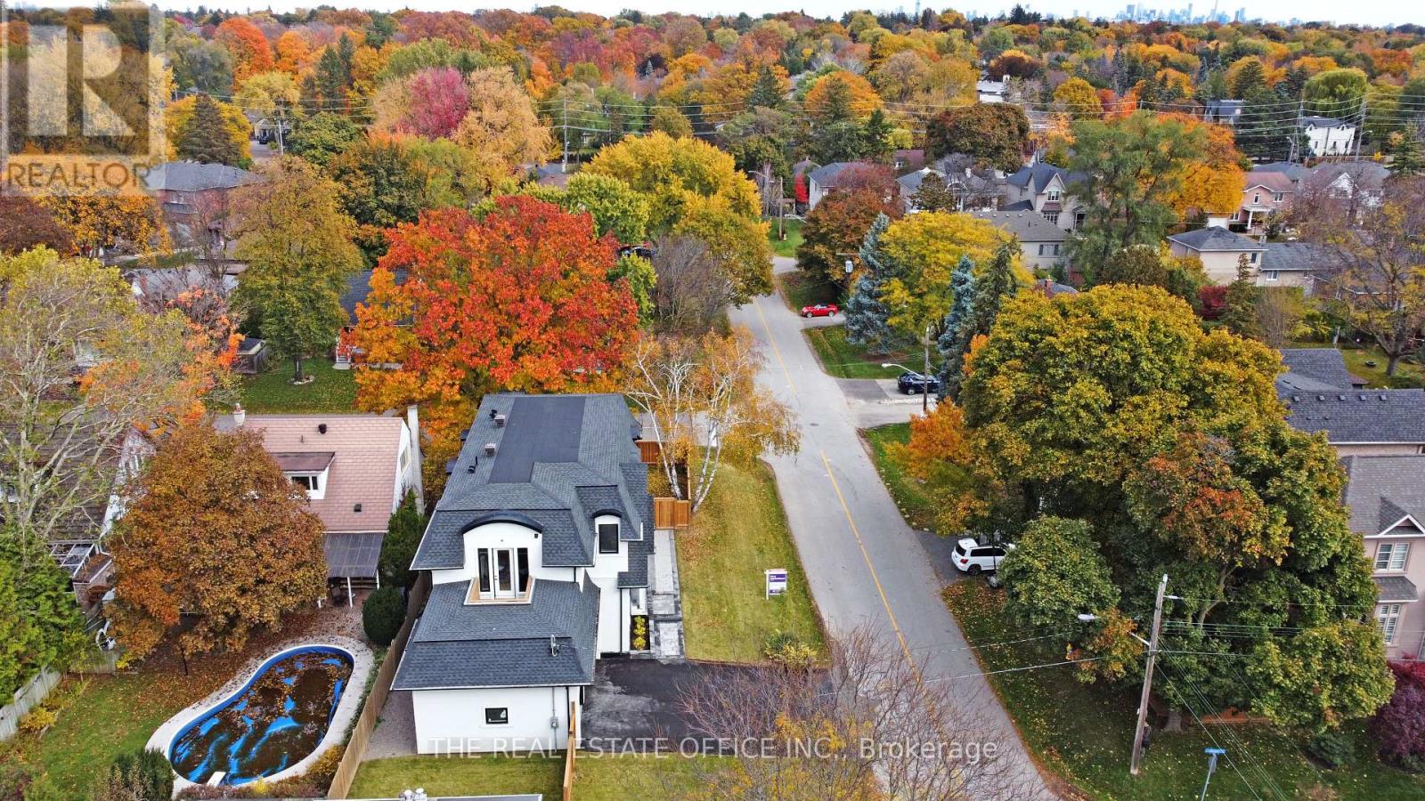 18 Beaverbrook Avenue, Toronto, Ontario  M9B 2M9 - Photo 42 - W12506168