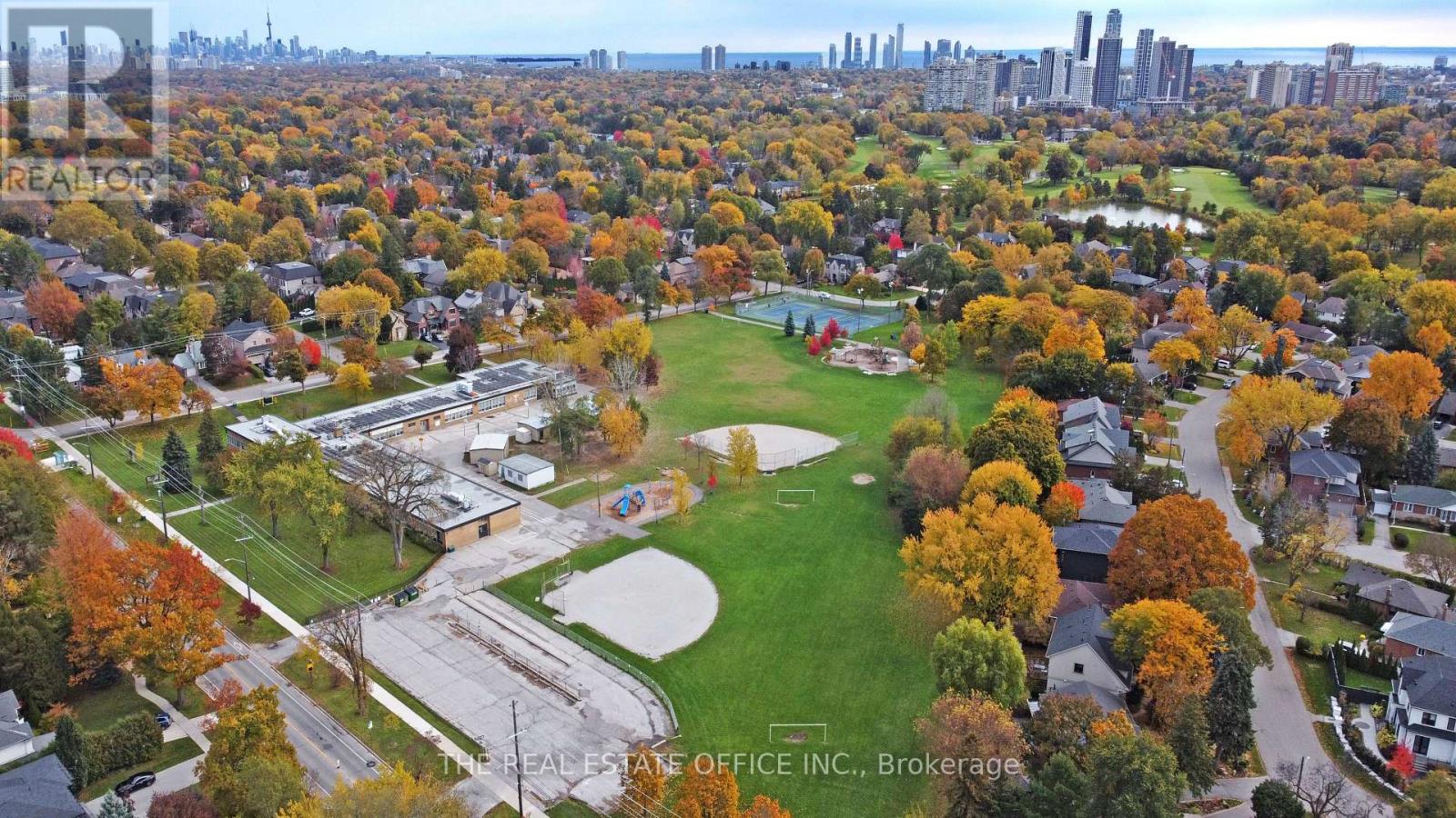 18 Beaverbrook Avenue, Toronto, Ontario  M9B 2M9 - Photo 44 - W12506168