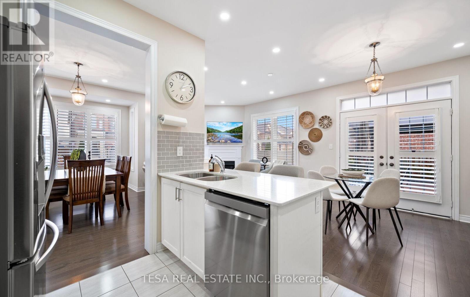 15 Hogan Manor Drive, Brampton, Ontario  L7A 4V4 - Photo 12 - W12506174