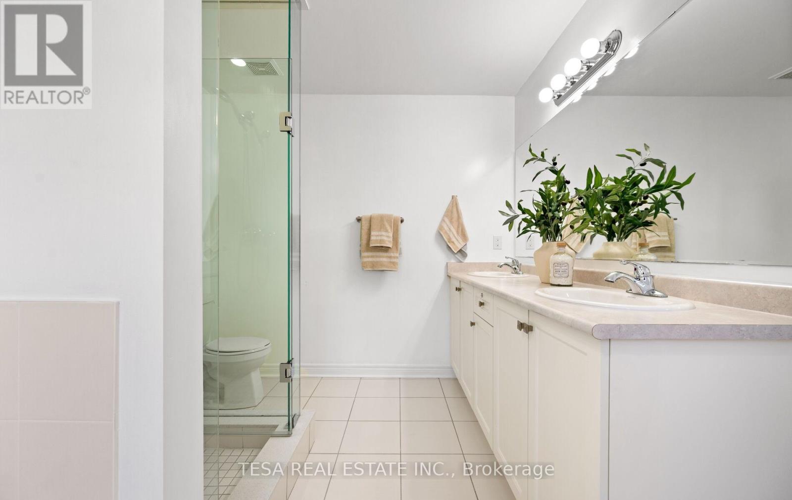 15 Hogan Manor Drive, Brampton, Ontario  L7A 4V4 - Photo 22 - W12506174