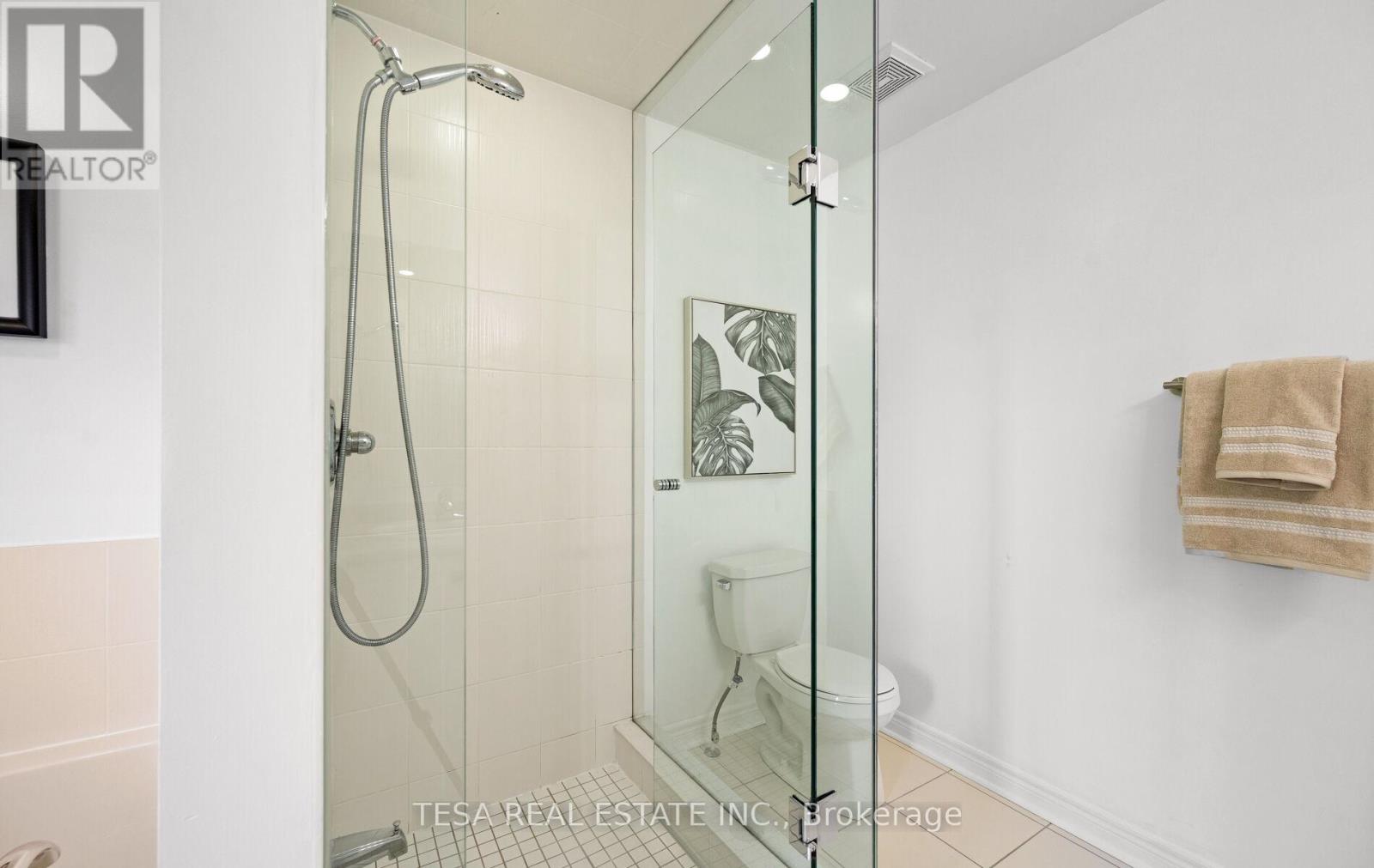 15 Hogan Manor Drive, Brampton, Ontario  L7A 4V4 - Photo 23 - W12506174