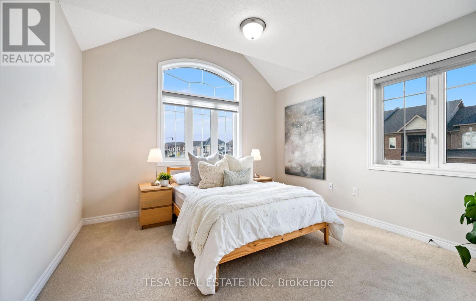 15 Hogan Manor Drive, Brampton, Ontario  L7A 4V4 - Photo 28 - W12506174