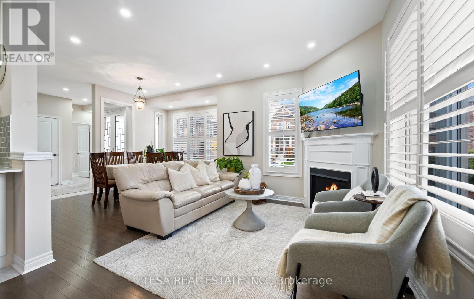 15 Hogan Manor Drive, Brampton, Ontario  L7A 4V4 - Photo 7 - W12506174