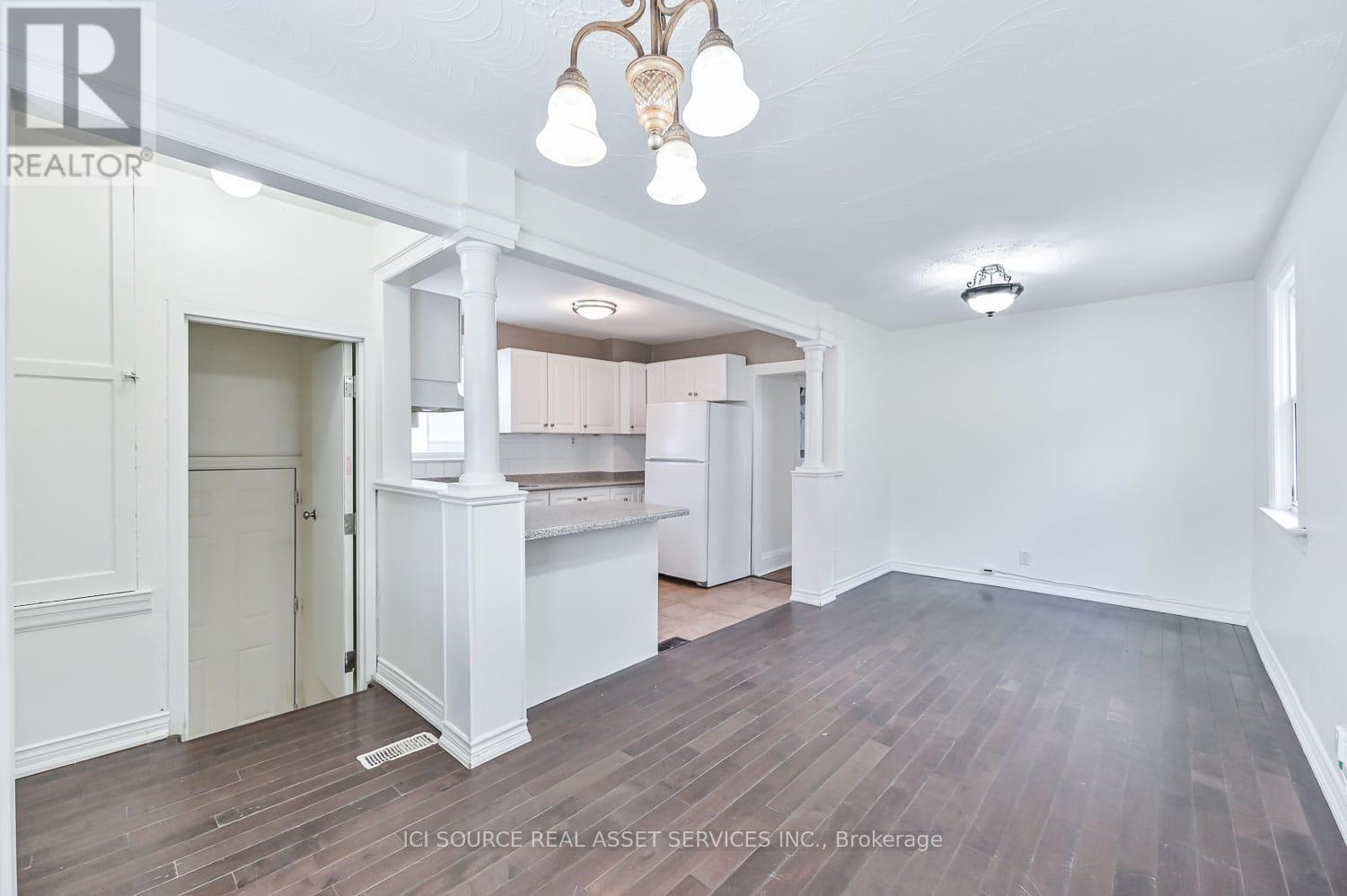 Main Fl - 1237 Glencairn Avenue, Toronto, Ontario  M6B 2B6 - Photo 1 - W12506214