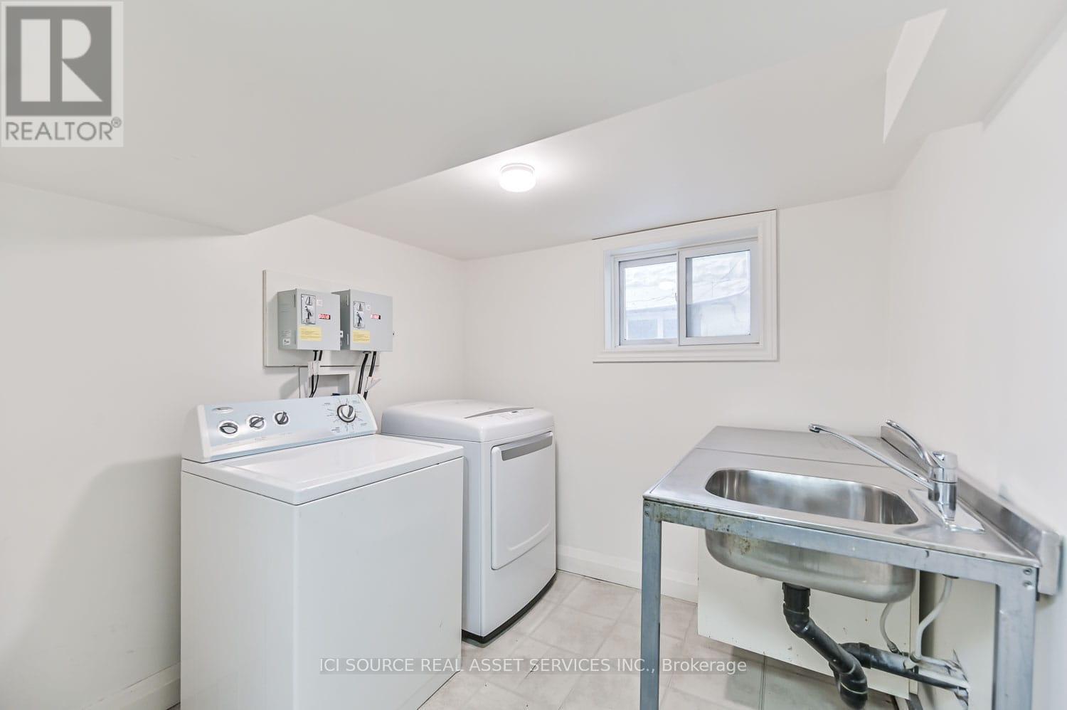 Main Fl - 1237 Glencairn Avenue, Toronto, Ontario  M6B 2B6 - Photo 10 - W12506214