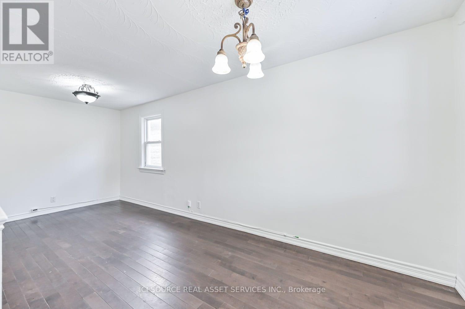 Main Fl - 1237 Glencairn Avenue, Toronto, Ontario  M6B 2B6 - Photo 6 - W12506214