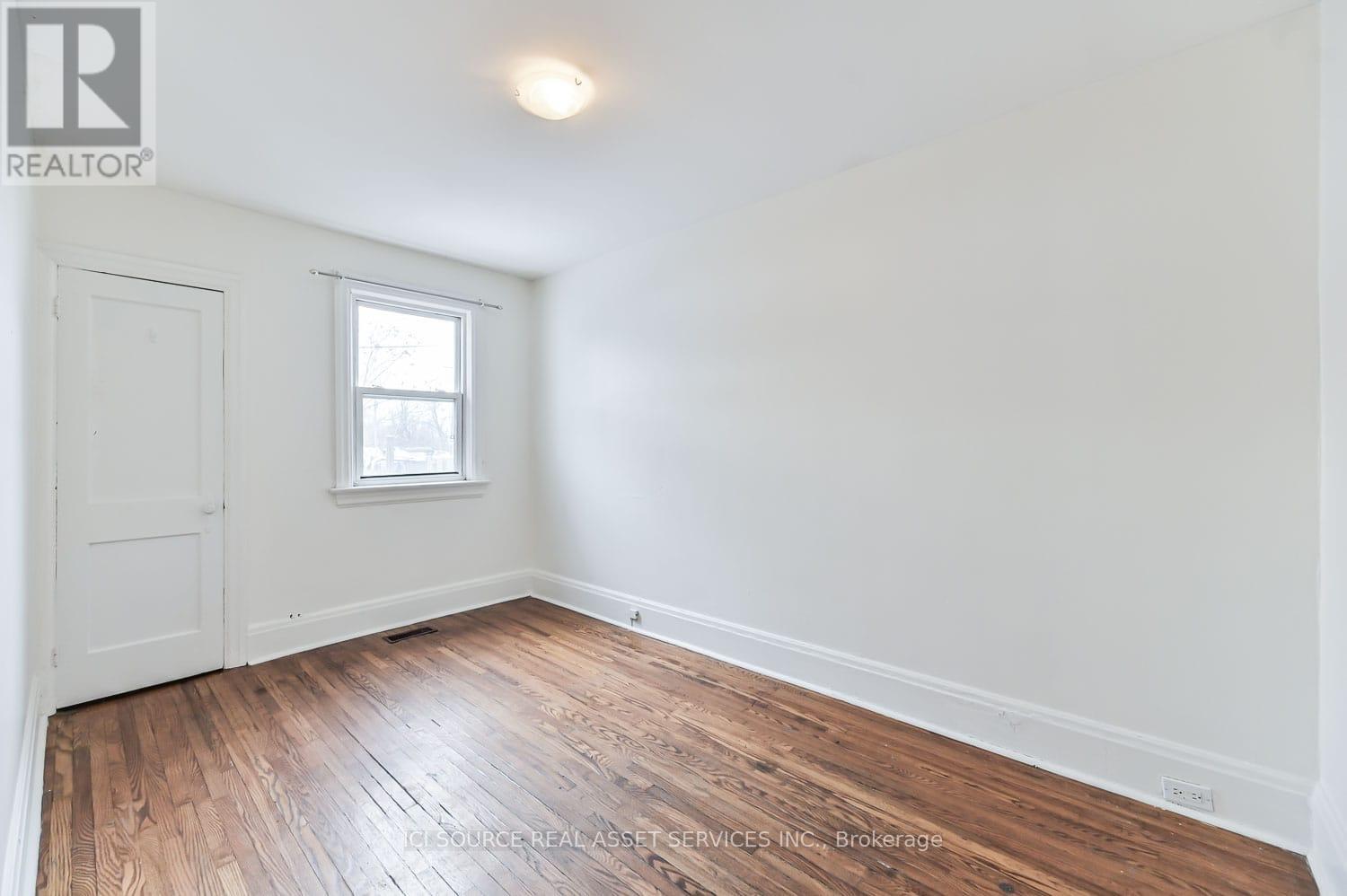 Main Fl - 1237 Glencairn Avenue, Toronto, Ontario  M6B 2B6 - Photo 7 - W12506214