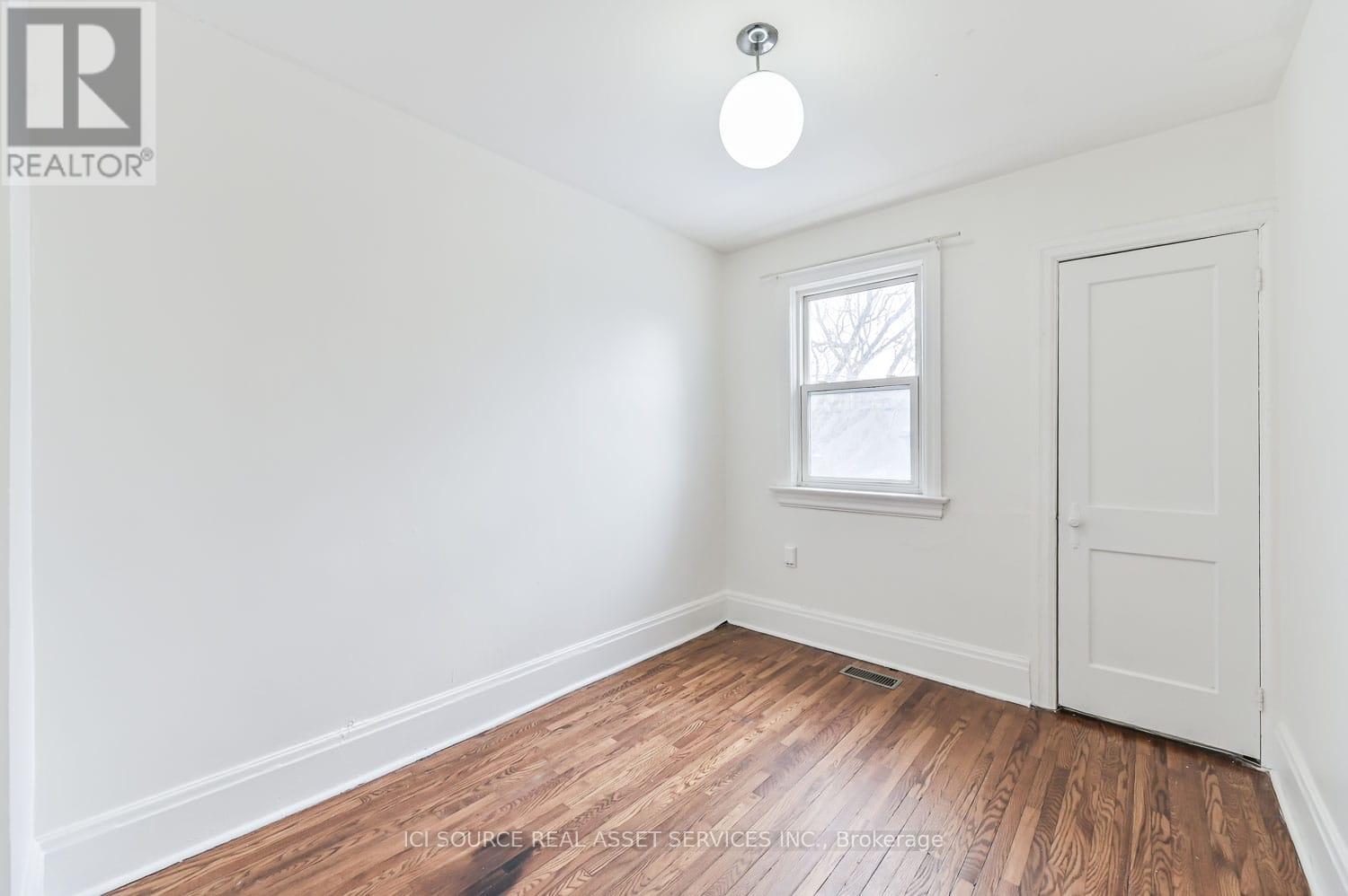 Main Fl - 1237 Glencairn Avenue, Toronto, Ontario  M6B 2B6 - Photo 8 - W12506214