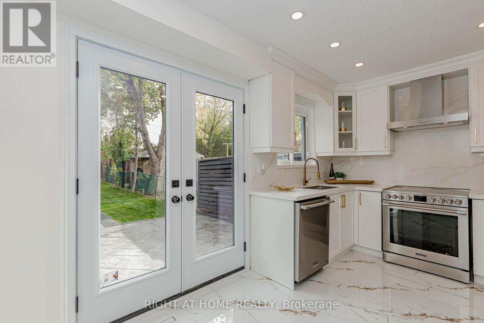 179 Archdekin Drive, Brampton (Madoc), Ontario  L6V 1Y8 - Photo 21 - W12506238