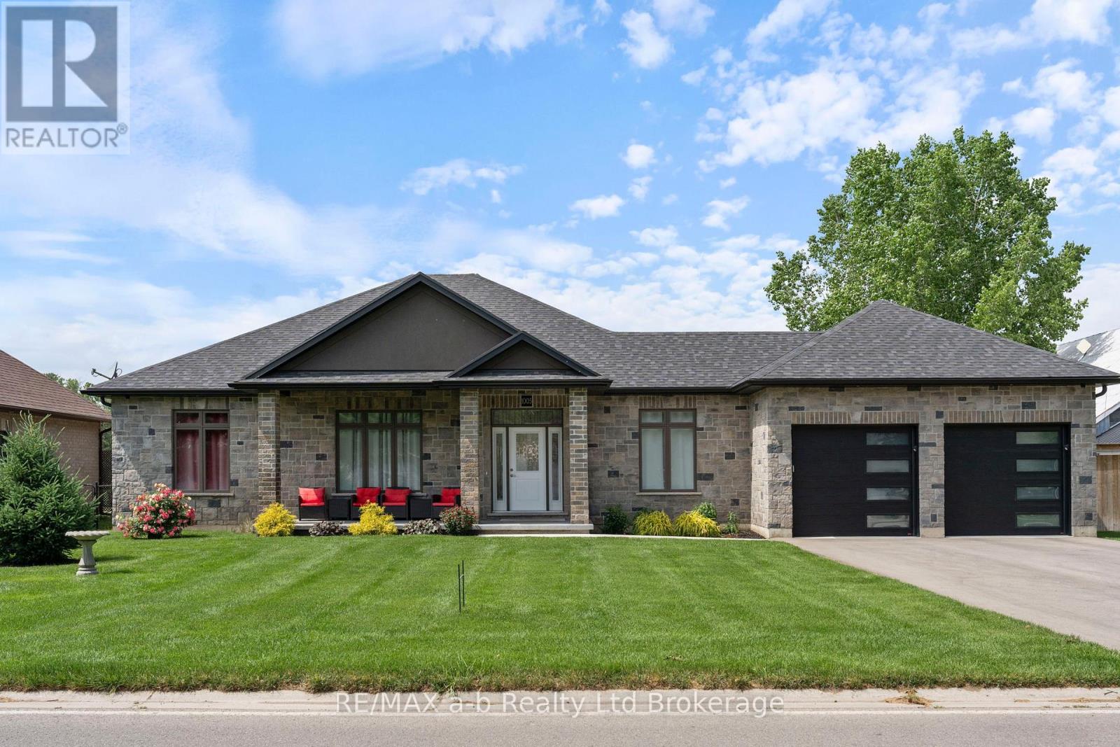 1005 WINDHAM CENTRE ROAD, Norfolk, Ontario