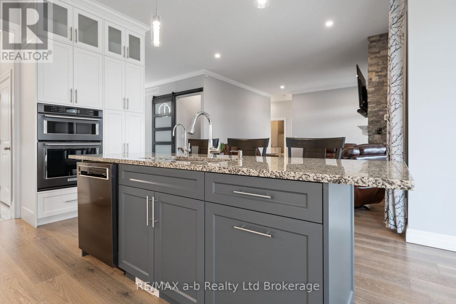 1005 Windham Centre Road, Norfolk, Ontario  N0E 2A0 - Photo 11 - X12506284