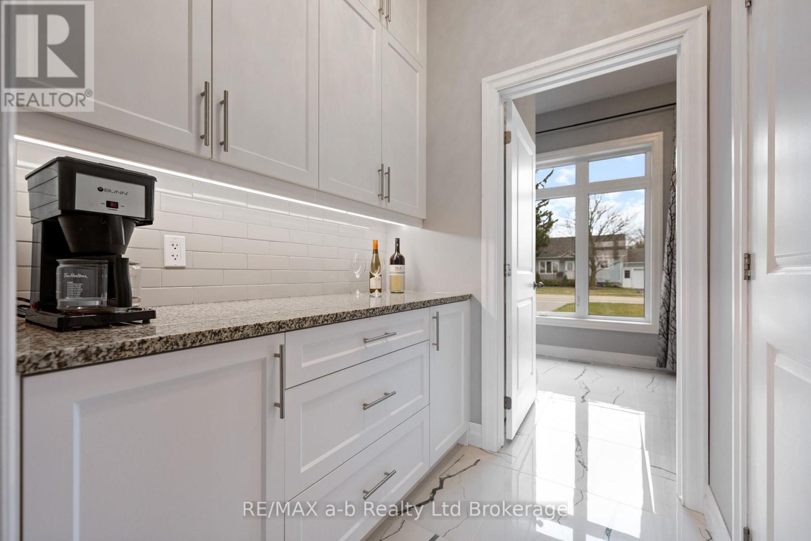 1005 Windham Centre Road, Norfolk, Ontario  N0E 2A0 - Photo 12 - X12506284