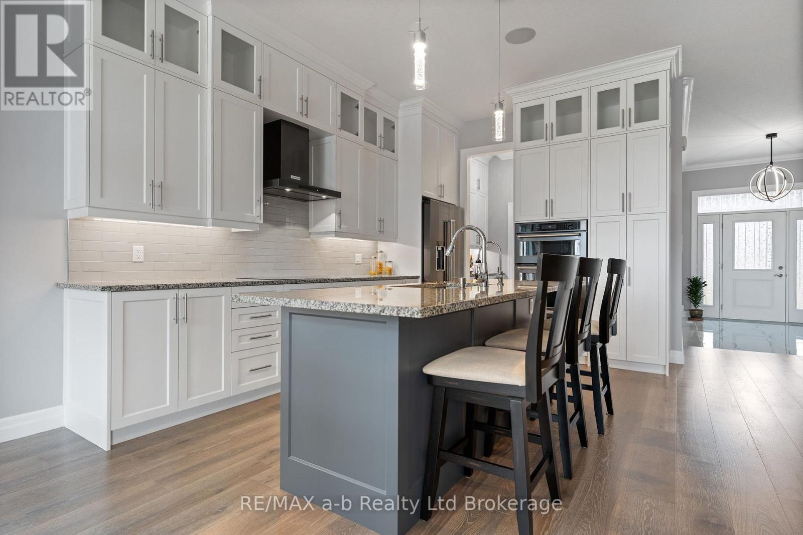 1005 Windham Centre Road, Norfolk, Ontario  N0E 2A0 - Photo 8 - X12506284