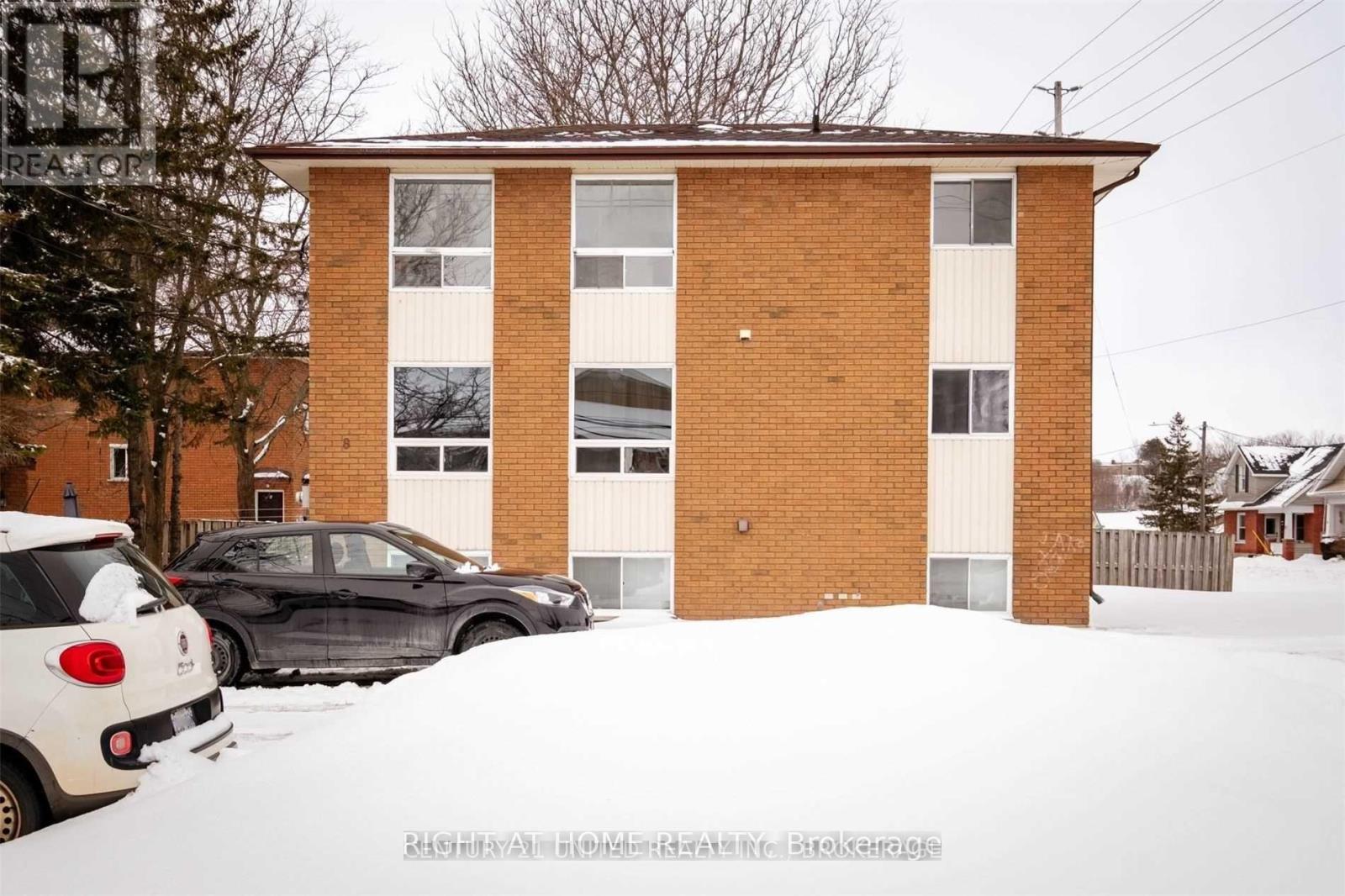 8 Moir Street W, Peterborough, Ontario  K9H 7N4 - Photo 4 - X12506152