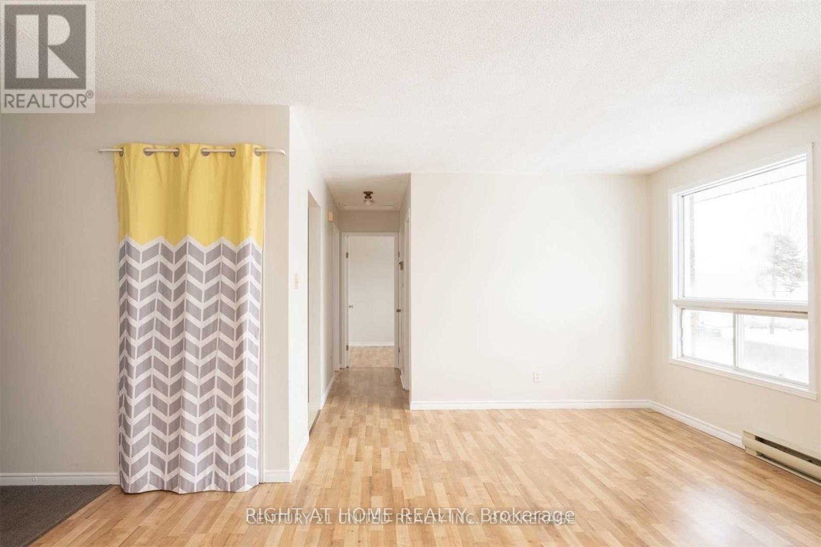 8 Moir Street W, Peterborough, Ontario  K9H 7N4 - Photo 7 - X12506152