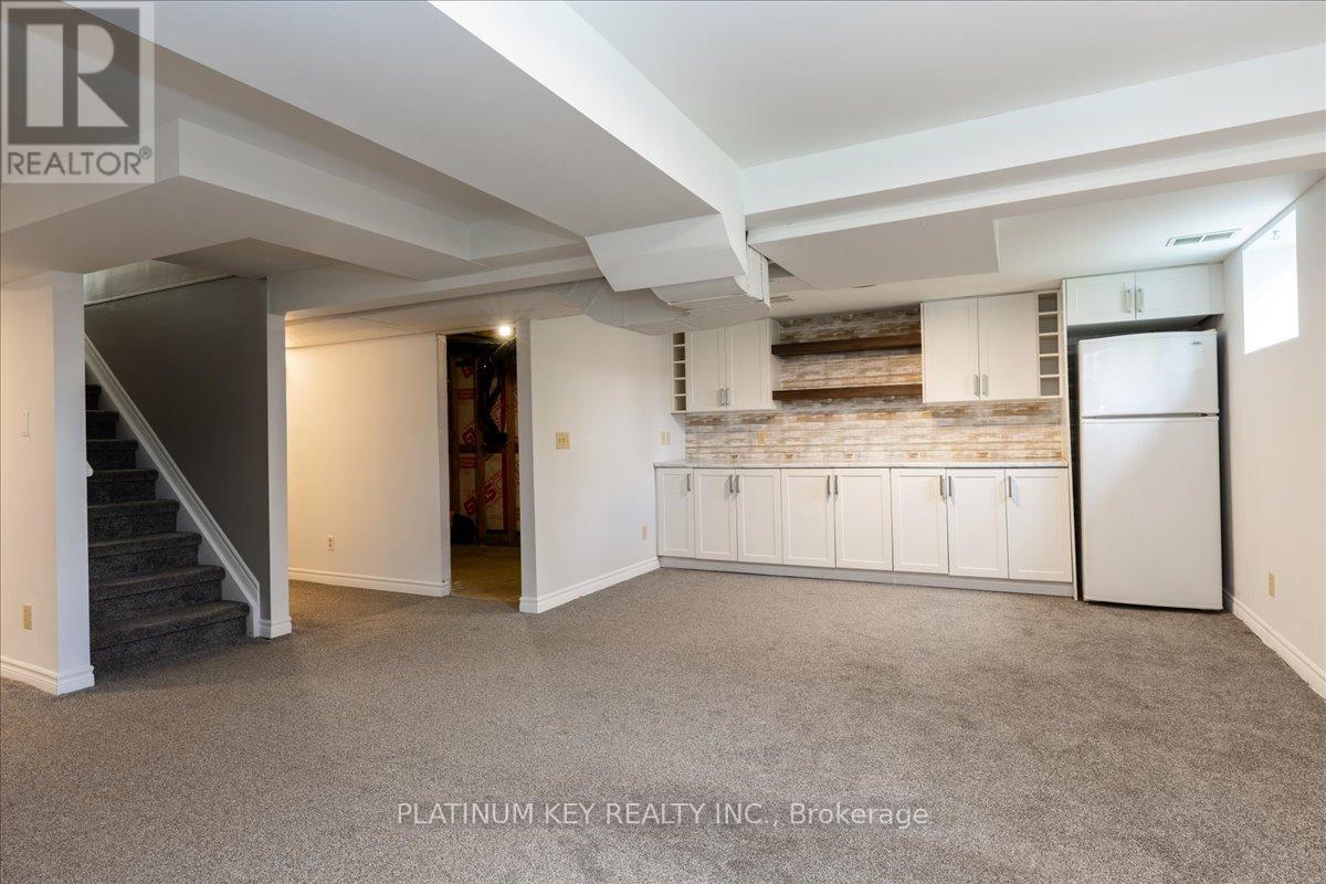 58 Victoria Drive, Strathroy-Caradoc, Ontario  N0L 1T0 - Photo 21 - X12506296