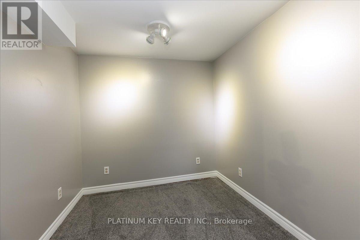 58 Victoria Drive, Strathroy-Caradoc, Ontario  N0L 1T0 - Photo 27 - X12506296