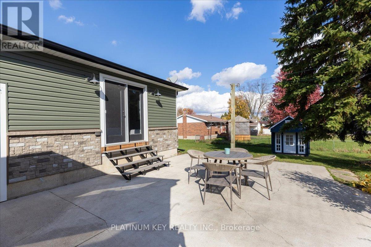 58 Victoria Drive, Strathroy-Caradoc, Ontario  N0L 1T0 - Photo 32 - X12506296