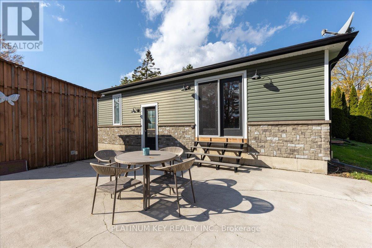 58 Victoria Drive, Strathroy-Caradoc, Ontario  N0L 1T0 - Photo 33 - X12506296