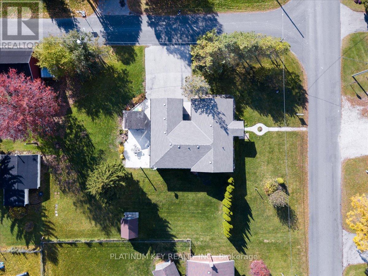 58 Victoria Drive, Strathroy-Caradoc, Ontario  N0L 1T0 - Photo 36 - X12506296