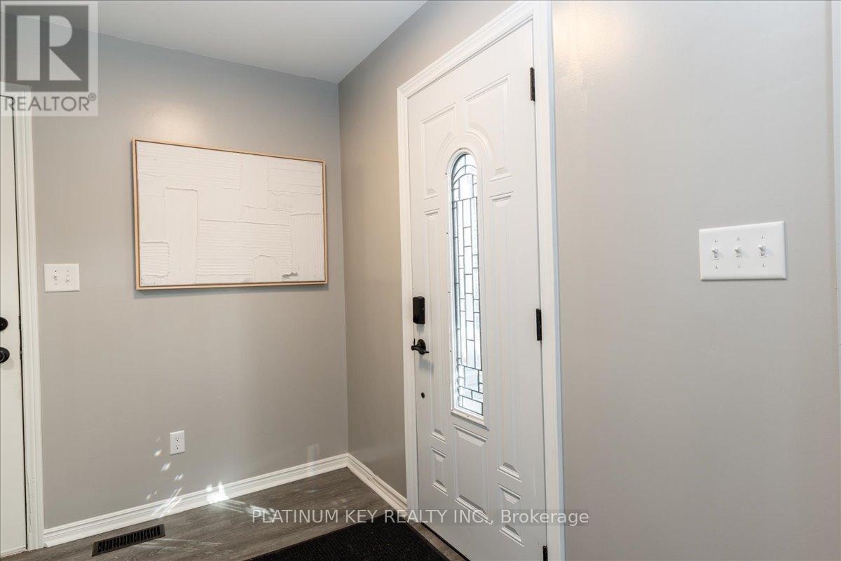 58 Victoria Drive, Strathroy-Caradoc, Ontario  N0L 1T0 - Photo 4 - X12506296