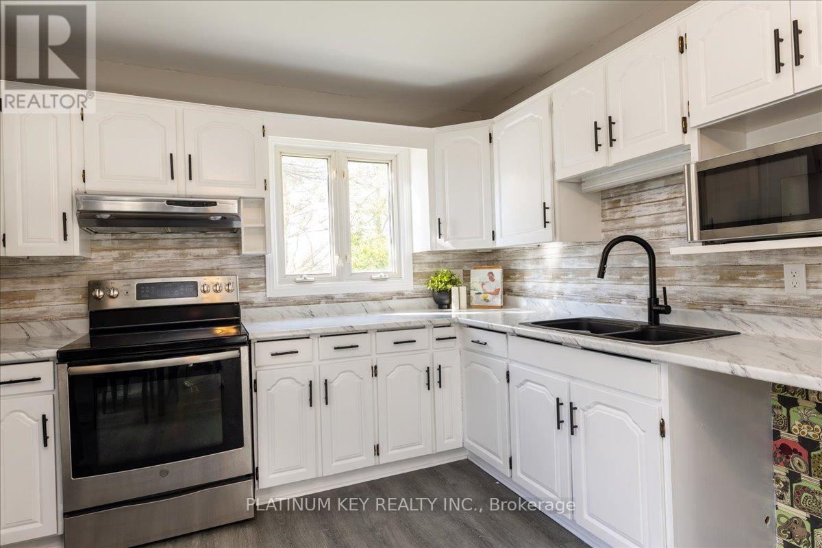 58 Victoria Drive, Strathroy-Caradoc, Ontario  N0L 1T0 - Photo 6 - X12506296