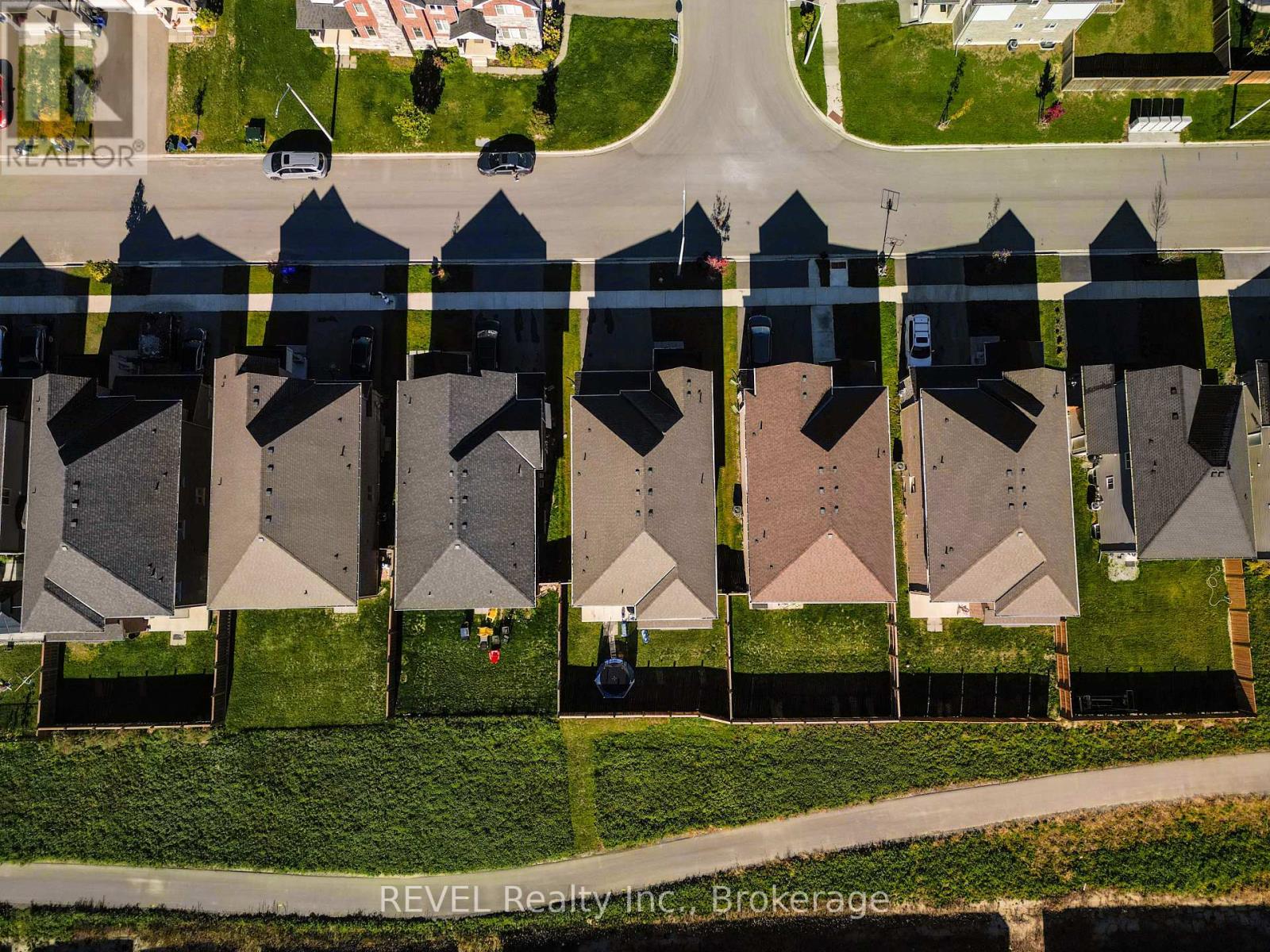 44 Spring Crest Way, Thorold, Ontario L2V 0J8 - Photo 34 - X12505606