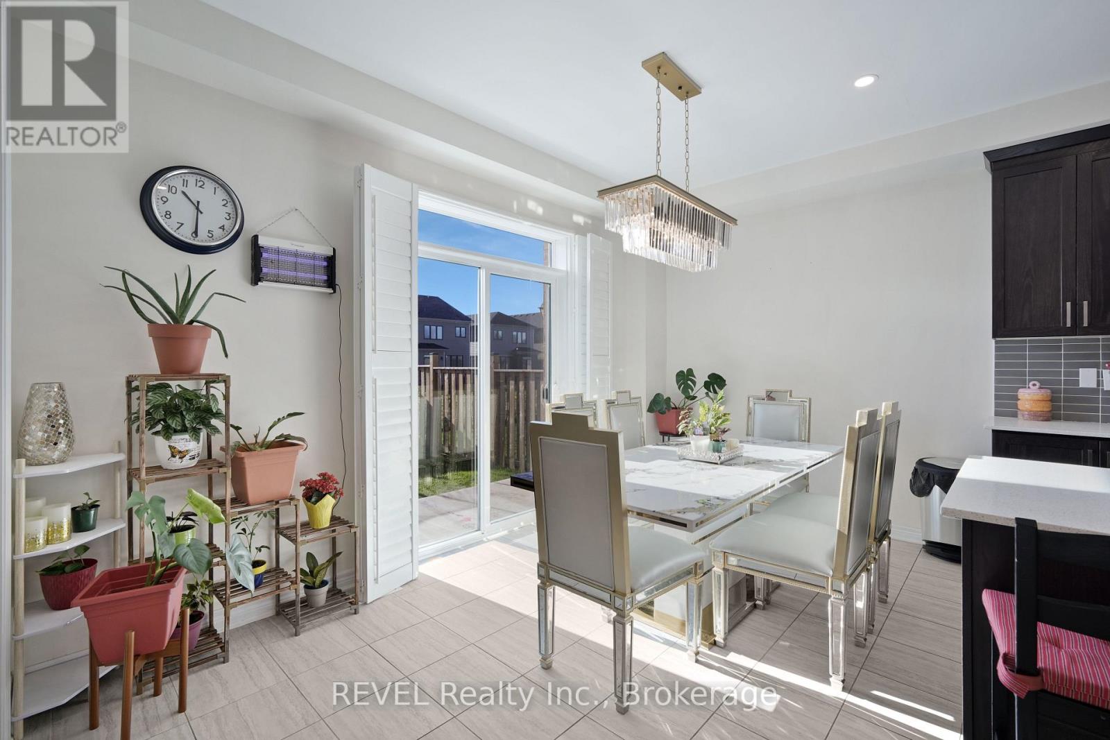 44 Spring Crest Way, Thorold, Ontario L2V 0J8 - Photo 16 - X12505606